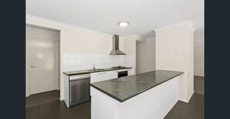 For Lease: Modern Family Living in Brookfield - Photo 3