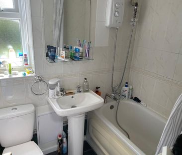 1 Bed Flat, Barry Road, E6 - Photo 5