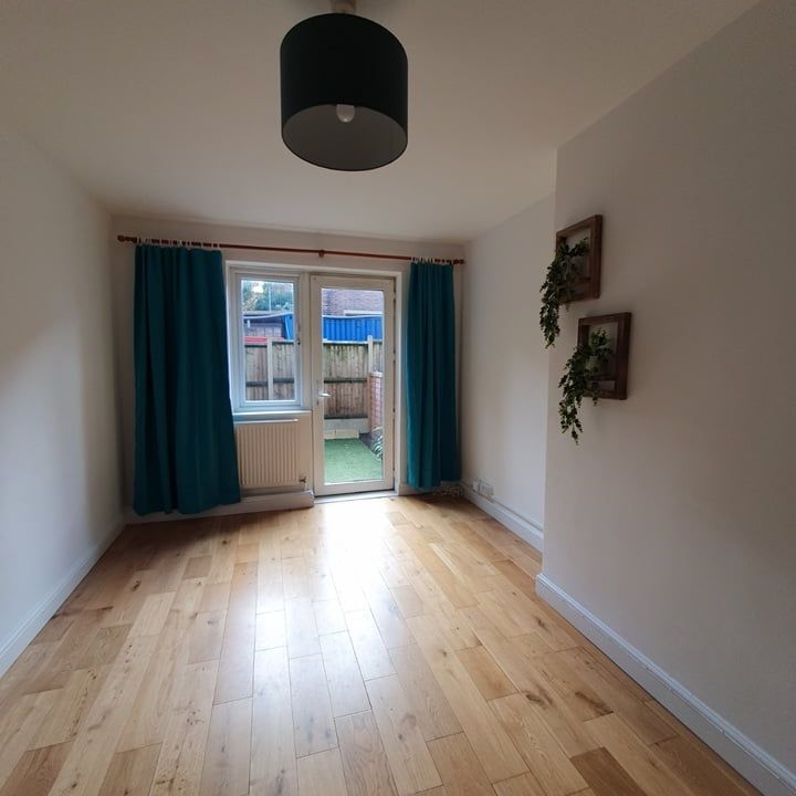1 Bed Flat, London, E2 - Photo 1