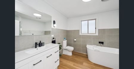 18 Russell Street, Quarry Hill, Vic 3550 - Photo 2