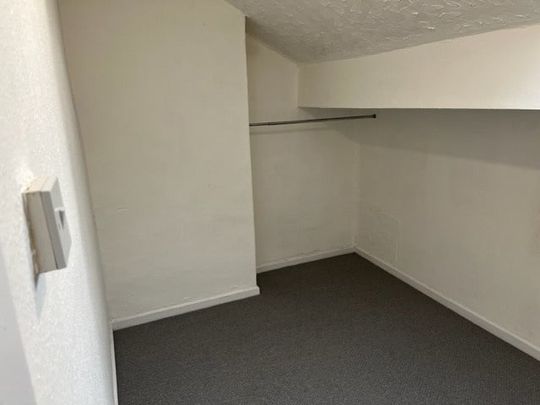 1 Bed Flat, Mexborough Avenue, LS7 - Photo 1