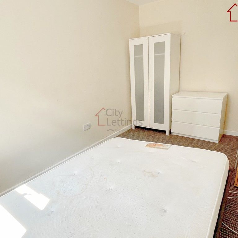 1 Bedroom Flat - Photo 1