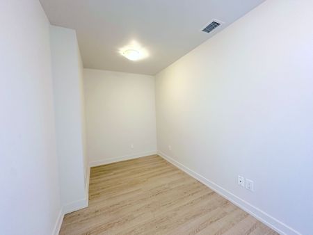 For Lease - 763 Woodbine Avenue Unit# 605, Toronto, Ontario - Photo 5