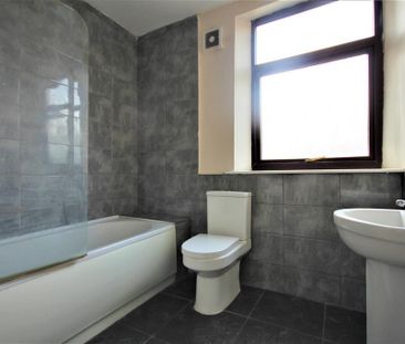 4 bedroom terraced house to rent - Photo 5