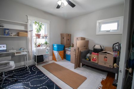 **BEAUTIFUL** 2 Bedroom Upper Unit in St. Catharines!! - Photo 4