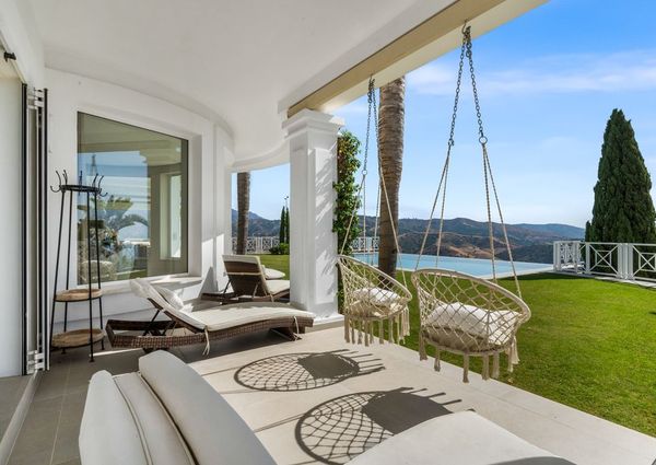 Luxury Villa for rent in Marbella Del Este, Andalusia