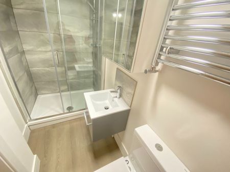 2 bed Apartment for Rent - Photo 5