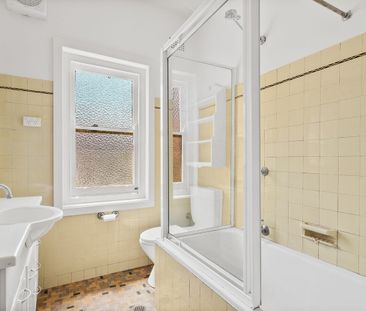 Old World Charm - Photo 4