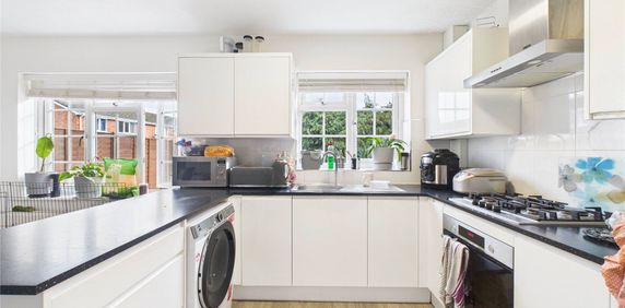 Woburn Avenue, Hampshire Woburn Avenue, Hampshire - Photo 2