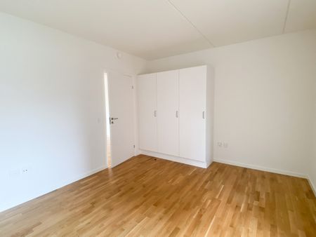 Nybygget 4-værelses lejlighed med central beliggenhed - Foto 3