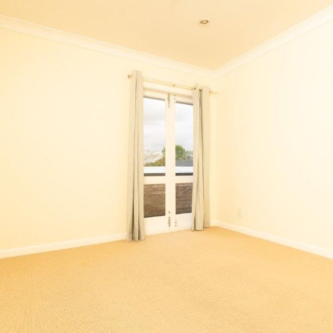 Character family home - Photo 1