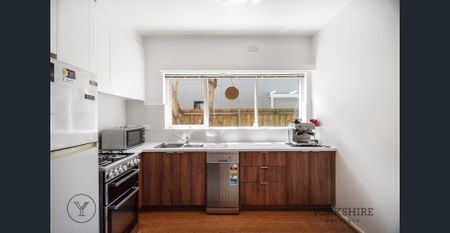 A Coveted Golden Mile Hideaway - Photo 4