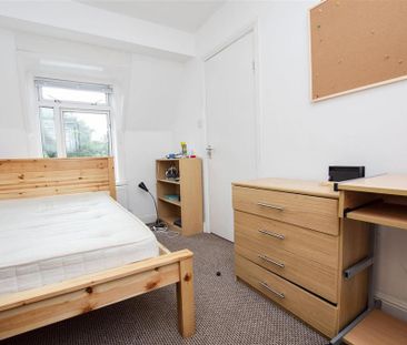 6 bedroom house to rent - Photo 2