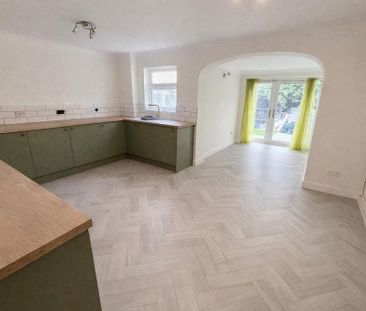 3 bedroom terraced house to rent - Photo 5