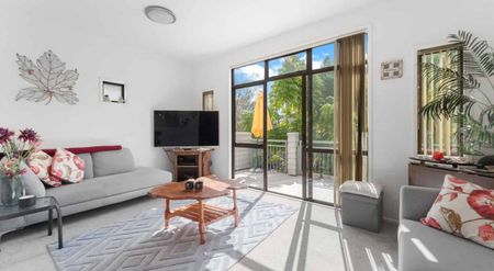 Modern 1-Bedroom Apartment in Albany’s Premier Complex - Photo 5