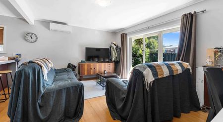 2 Bedroom with garage - Fully fenced - Pet fri... - Photo 3