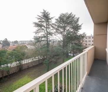 Location Appartement 4 pièces 64m² MONTELIMAR 26200 - Photo 4