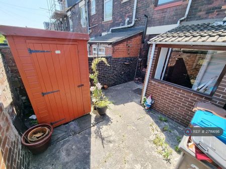 2 bedroom terraced house to rent - Photo 5