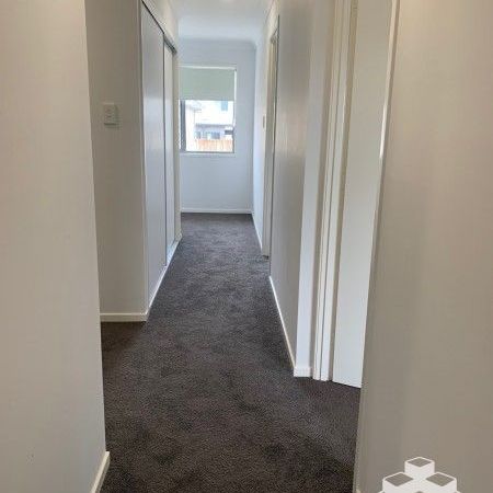 3 bedroom townhouse $600 in Richlands available after 19/11/2025 - Photo 1