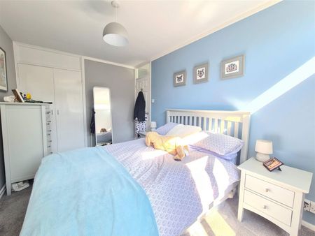1 bedroom Flat To Let - Photo 5
