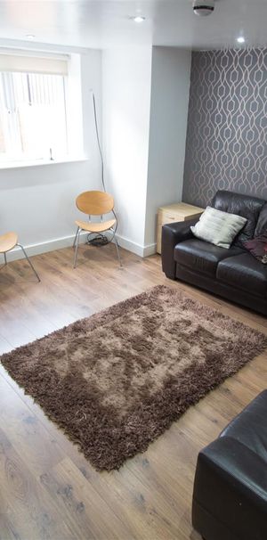 6 bedroom terraced house to rent - Photo 1