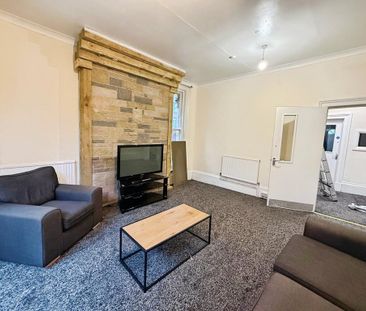 5 bedroom semi-detached house to rent - Photo 3