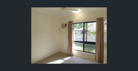 BEAUTIFUL FAMILY HOME - Photo 4