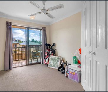 SPACIOUS - LOCATED PERFECTLY - Photo 6