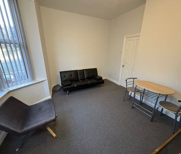 2 Bed Terraced House, Recreation Terrace, LS11 - Photo 6