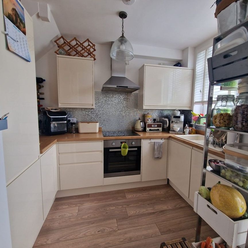 5 Bed Terraced House, New Fosseway Road, BS14 - Photo 1