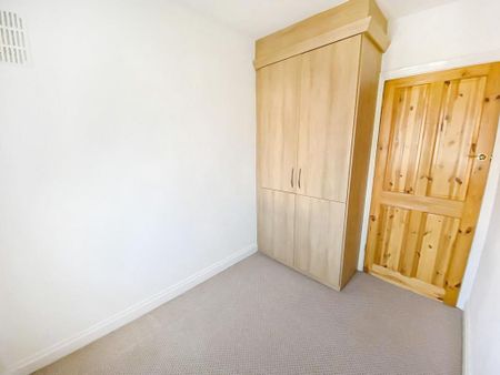 3 bedroom detached house to rent - Photo 2