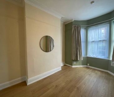 Furnished 1 Bedroom Ground Floor Apartment - Photo 5