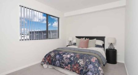 MANGERE BRIDGE, 3 BEDROOMS - Photo 3