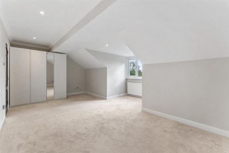 5 bedroom detached house to rent - Photo 4