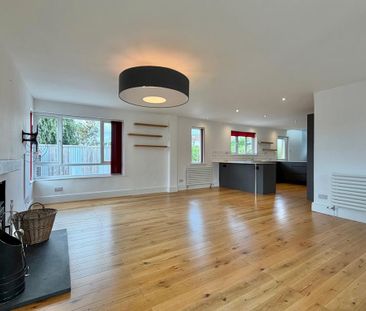 2 bedroom detached bungalow to rent - Photo 2