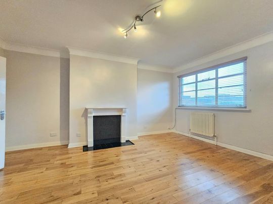 3 Bed Flat, Dorchester Court, SE24 - Photo 1