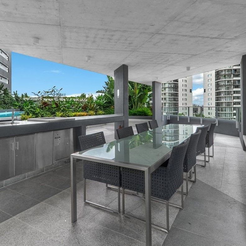 'Skyring Apartments' - Elevated Inner-City Living with Style and Functionality - Photo 1