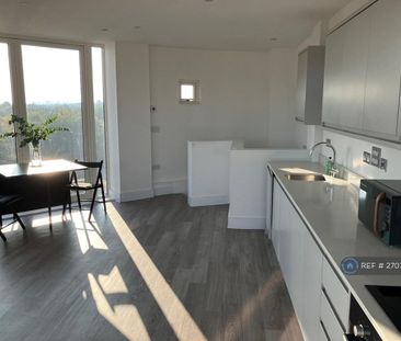 2 bedroom penthouse to rent - Photo 5