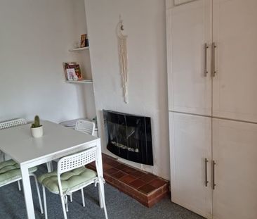 2 Bed Terraced House, Holywell Road, LE2 - Photo 2