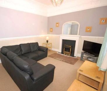 4 bedroom semi-detached house to rent - Photo 3