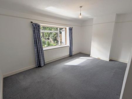 Park Road, Woking - 4 bedrooms Property for lettings - Seymours - Photo 3