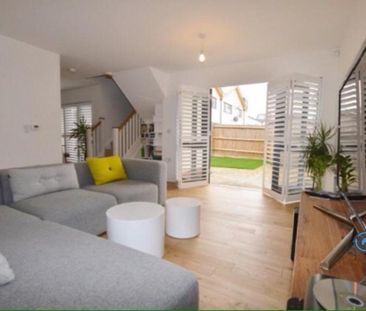 3 bedroom semi-detached house to rent - Photo 1