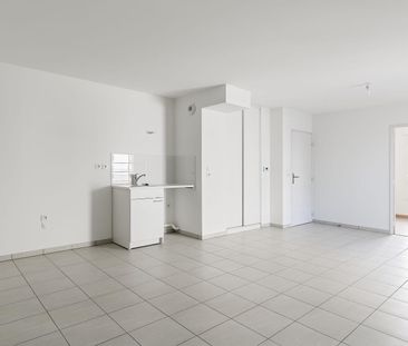 location Appartement T4 DE 82.1m² À VILLEURBANNE - Photo 2