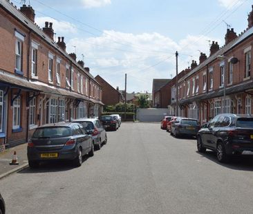 2 bedroom terraced house to rent - Photo 4
