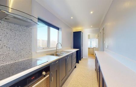 3 bedroom bungalow to rent - Photo 5