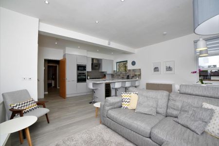 2 bedroom flat to rent - Photo 4