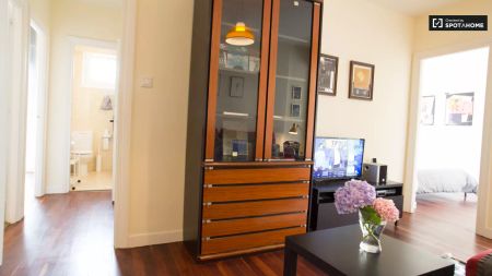 Double bed in Rooms for rent in stylish 3-bedroom apartment in Getxo area - Photo 2