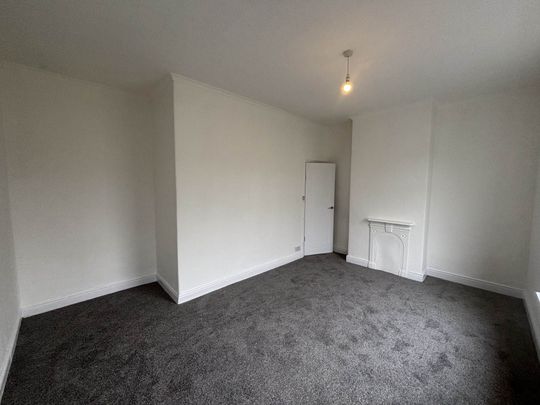 Price £975 pcm - Available Now - Unfurnished - Photo 1