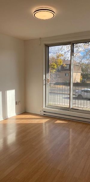 logement à louer 4 1/2 rénové - Photo 1