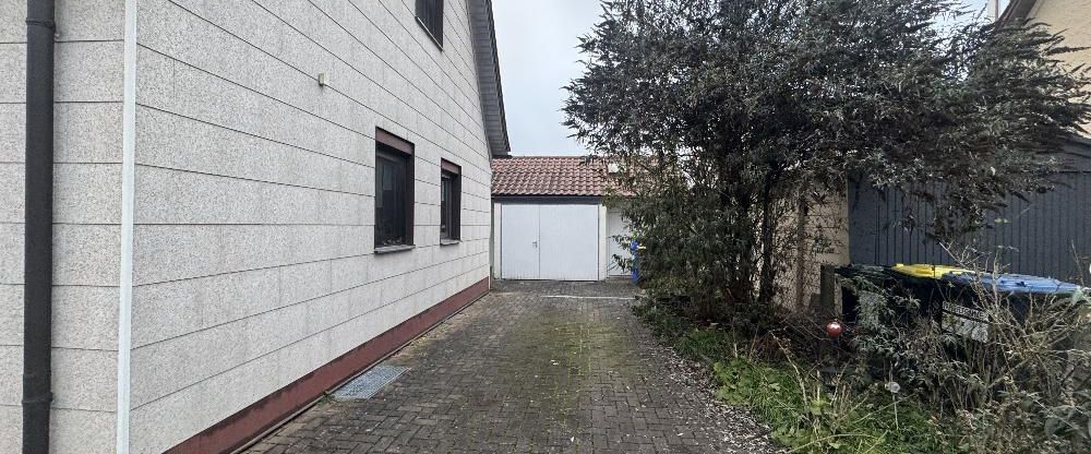 Für handwerklich Begabte! Doppelhaushälfte mit Wintergarten und Garage in Neuburg zu vermieten - Ein Objekt von Ihrem Immobilienpartner SOWA Immobilien und Finanzen - Photo 1